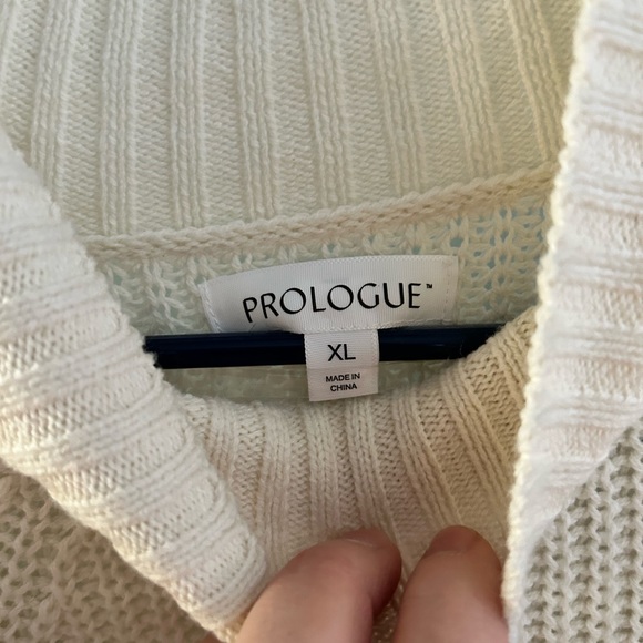 Lovely Ruffle Sweater - Picture 3 of 4